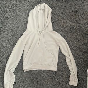 White cropped sweatshirts